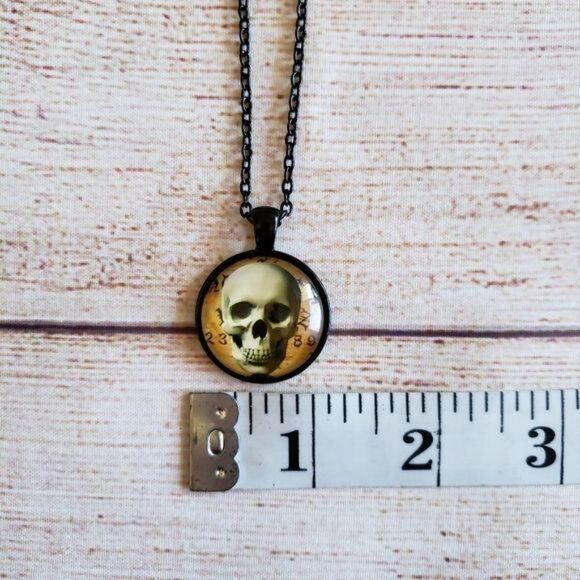 Spooky Skull Pendant Gothic Halloween Chain Necklace - Picture 5 of 8